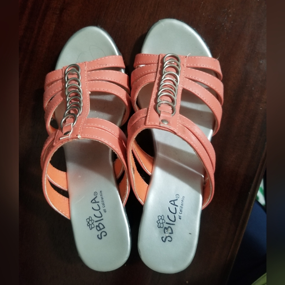 Shoe